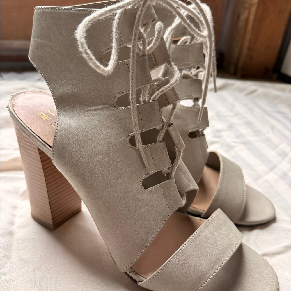 Mix No. 6 Lace-Up Block Heel Sandals size 9